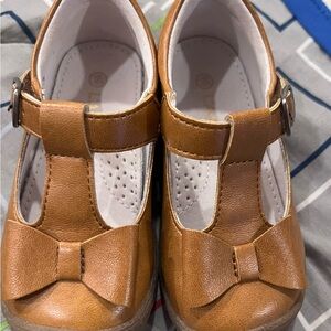 EUC L’amour Emma Bow T-straps, size 7